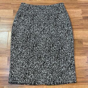 White House Black Market Knee Length Pencil Skirt Black and White| Women Size 2